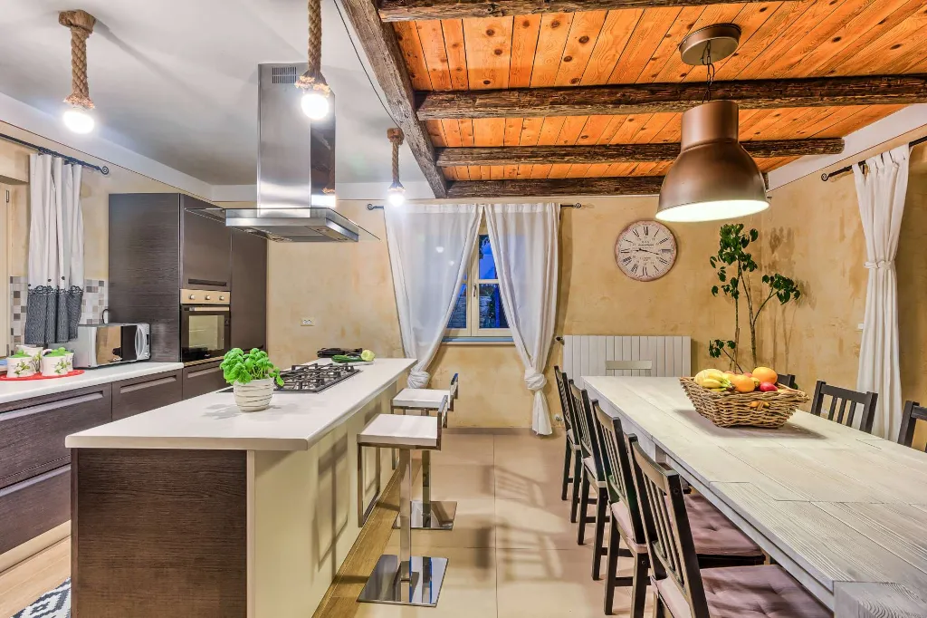4-Bedroom Villa with Private Pool in Krmed