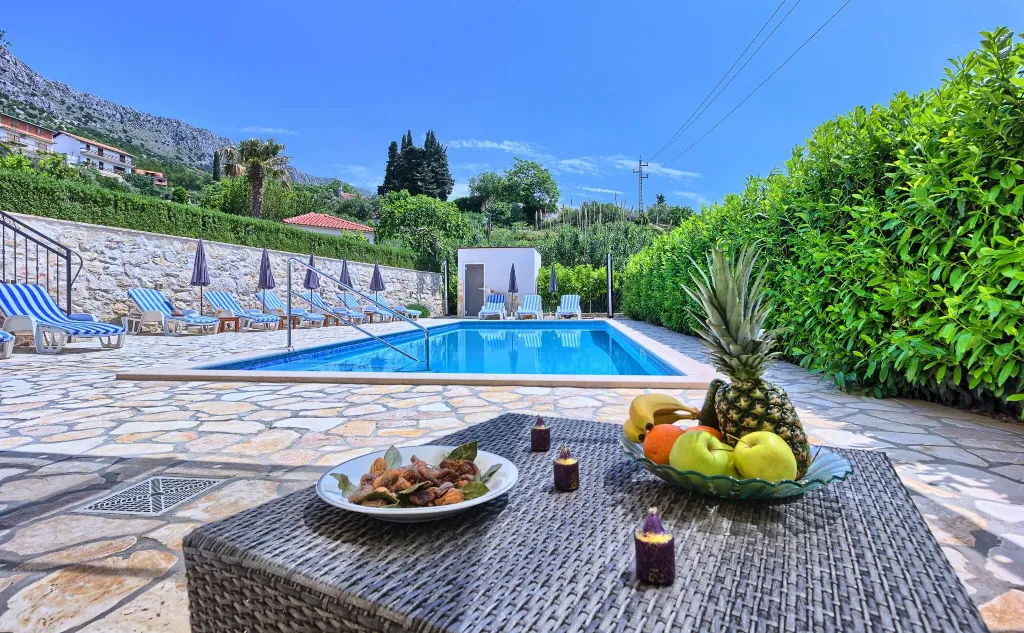 Jesenice Villa for 22 Guests with Pool & Jacuzzi