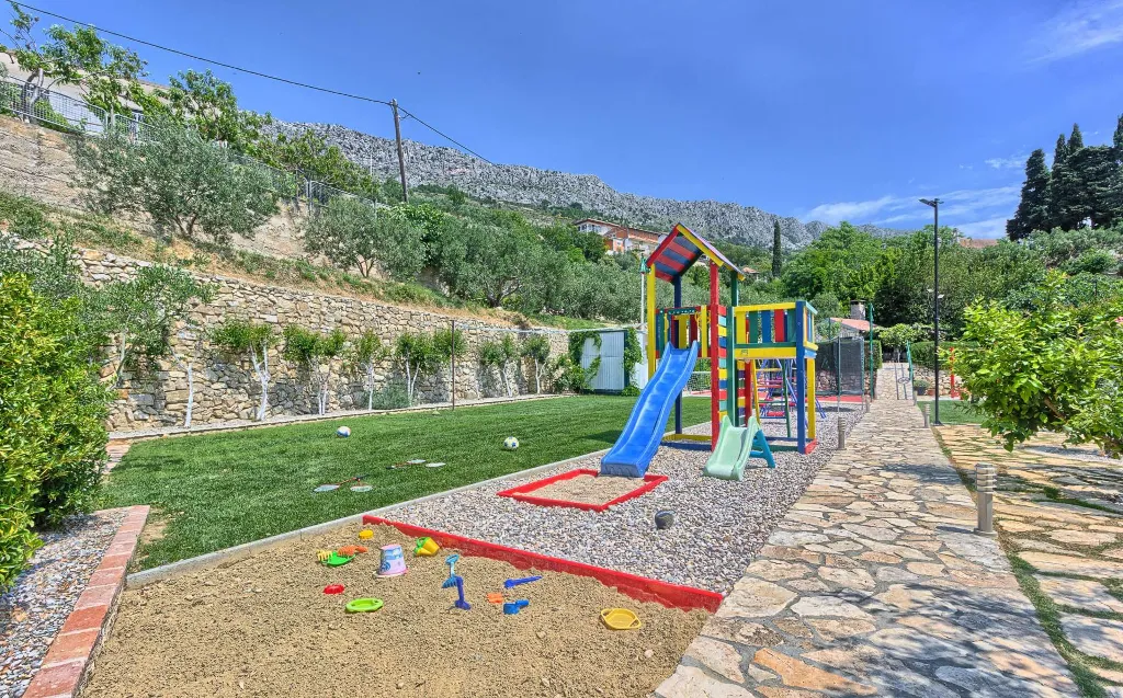 Jesenice Villa for 22 Guests with Pool & Jacuzzi