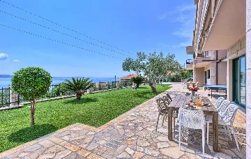 Jesenice Villa for 22 Guests with Pool & Jacuzzi