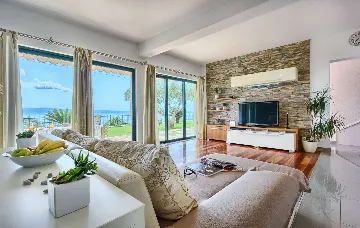 Jesenice Villa for 22 Guests with Pool & Jacuzzi