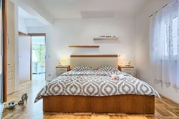 Jesenice Villa for 22 Guests with Pool & Jacuzzi