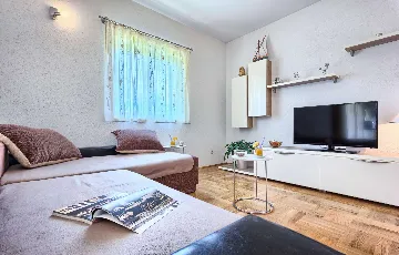 Jesenice Villa for 22 Guests with Pool & Jacuzzi