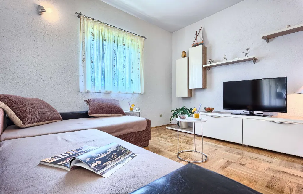 Jesenice Villa for 22 Guests with Pool & Jacuzzi