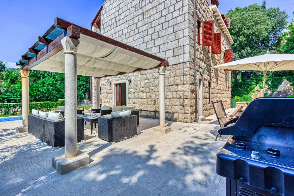Stone Villa in Dubrovnik with Sea Views and Pool