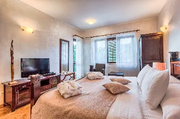 Stone Villa in Dubrovnik with Sea Views and Pool