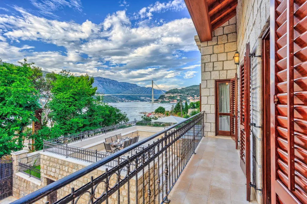 Stone Villa in Dubrovnik with Sea Views and Pool