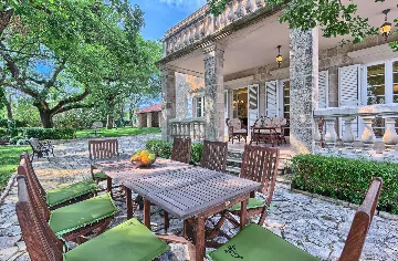 4-Bedroom Villa in Cilipi for Up to 8 Guests