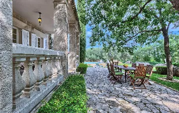 4-Bedroom Villa in Cilipi for Up to 8 Guests