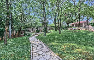 4-Bedroom Villa in Cilipi for Up to 8 Guests