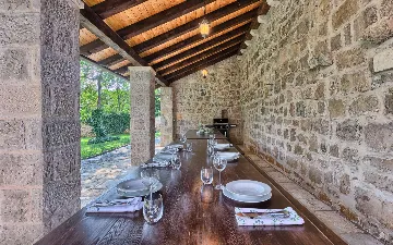 4-Bedroom Villa in Cilipi for Up to 8 Guests