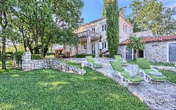 4-Bedroom Villa in Cilipi for Up to 8 Guests