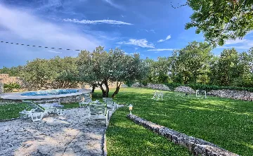 4-Bedroom Villa in Cilipi for Up to 8 Guests