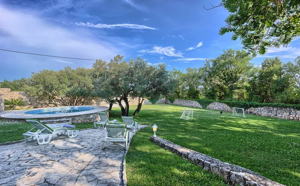 4-Bedroom Villa in Cilipi for Up to 8 Guests