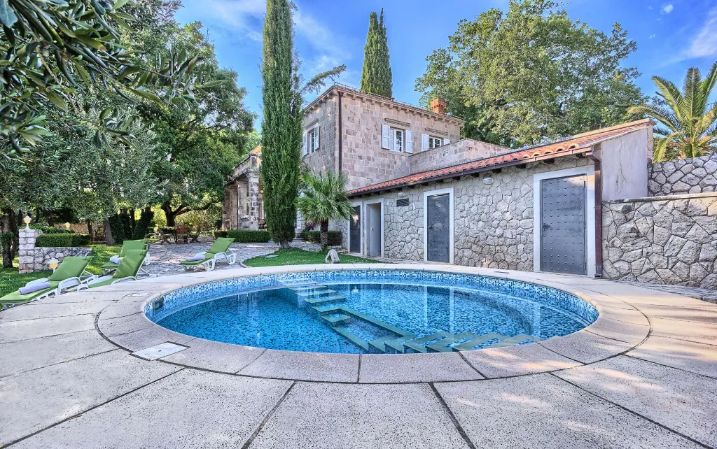 4-Bedroom Villa in Cilipi for Up to 8 Guests