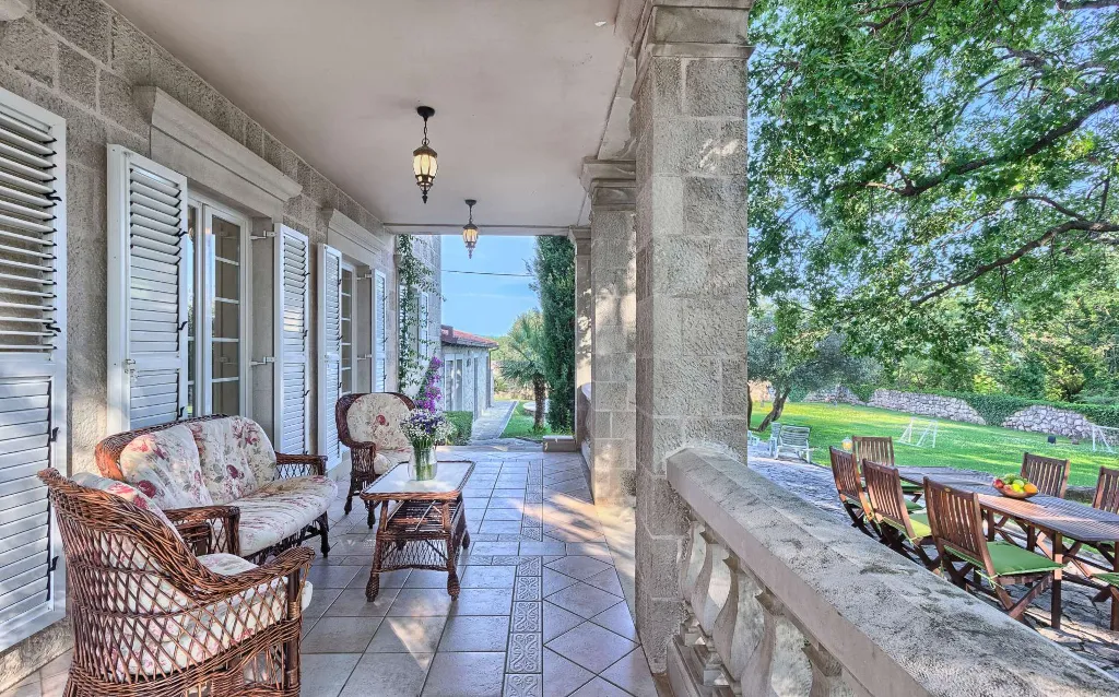 4-Bedroom Villa in Cilipi for Up to 8 Guests