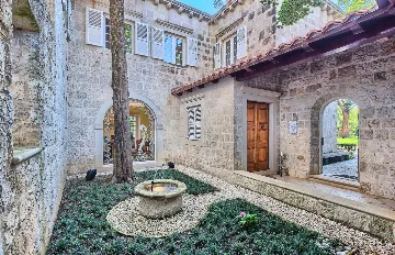 4-Bedroom Villa in Cilipi for Up to 8 Guests