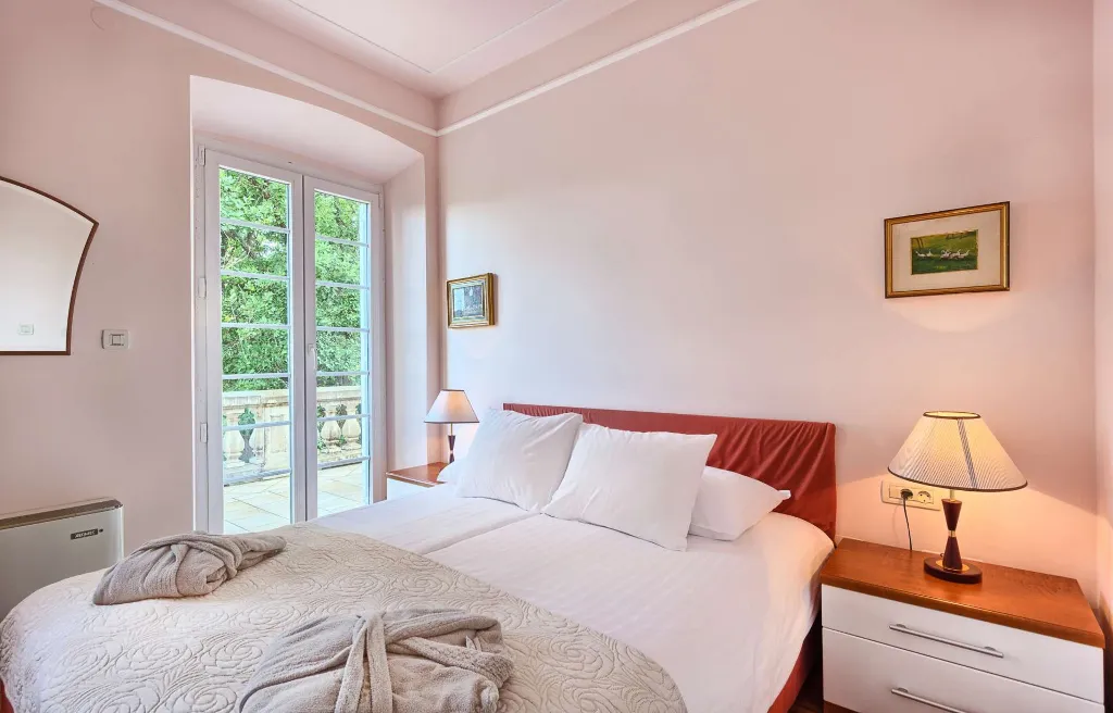 4-Bedroom Villa in Cilipi for Up to 8 Guests