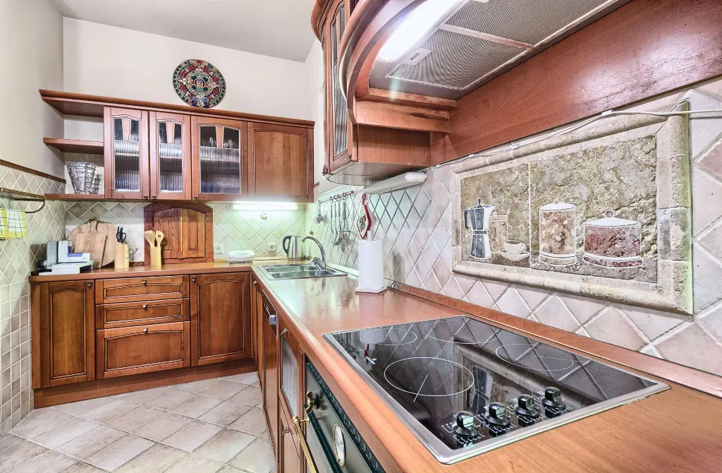 4-Bedroom Villa in Cilipi for Up to 8 Guests