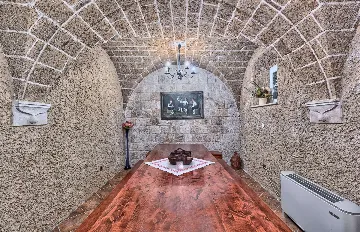 4-Bedroom Villa in Cilipi for Up to 8 Guests