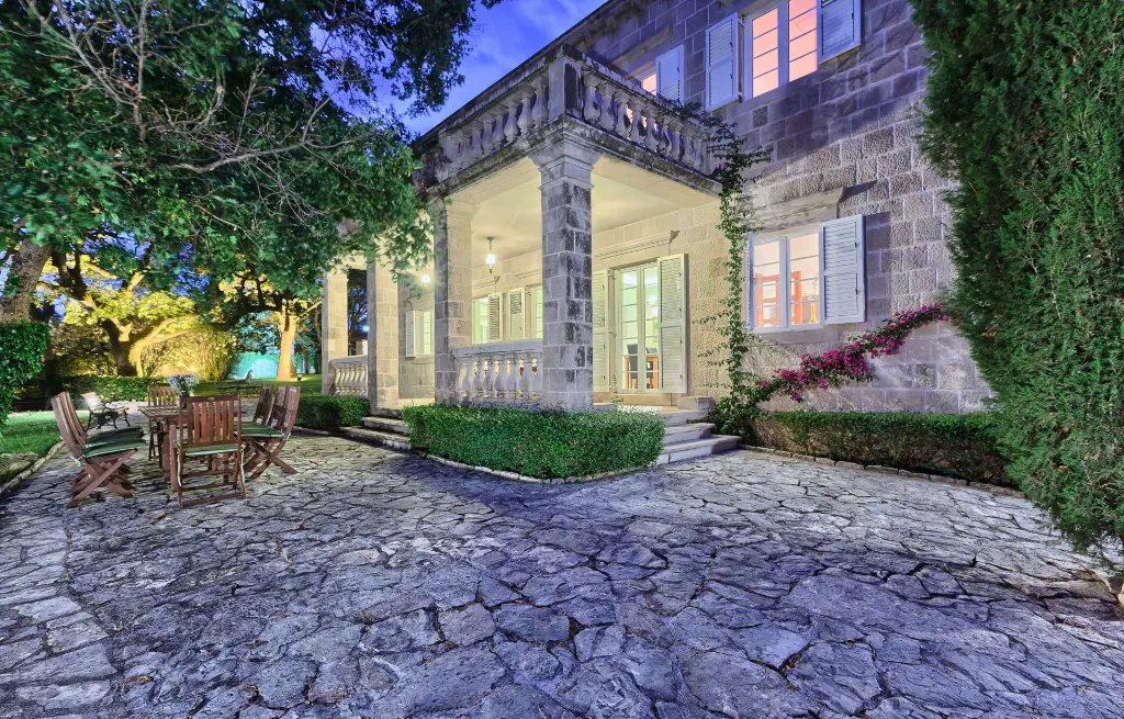 4-Bedroom Villa in Cilipi for Up to 8 Guests