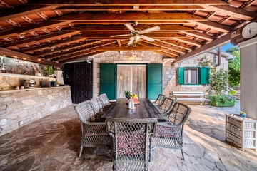 Stone Holiday House in Milna, Brač for 6 Guests