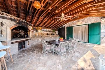 Stone Holiday House in Milna, Brač for 6 Guests