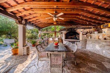 Stone Holiday House in Milna, Brač for 6 Guests