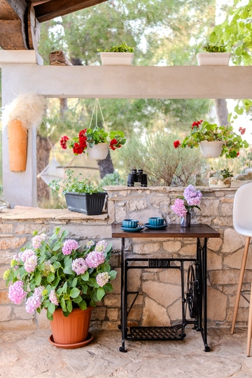 Stone Holiday House in Milna, Brač for 6 Guests