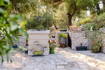 Stone Holiday House in Milna, Brač for 6 Guests