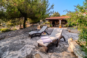 Stone Holiday House in Milna, Brač for 6 Guests