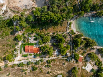 Stone Holiday House in Milna, Brač for 6 Guests