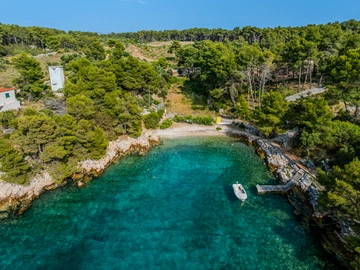 Stone Holiday House in Milna, Brač for 6 Guests