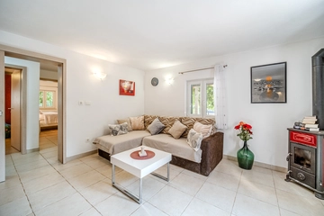 Stone Holiday House in Milna, Brač for 6 Guests