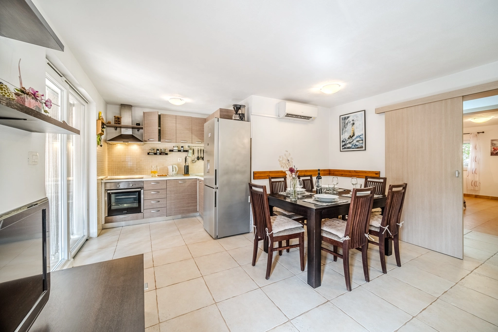Stone Holiday House in Milna, Brač for 6 Guests