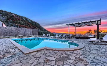 Dubravka 6-Bedroom Villa for Up to 16 Guests