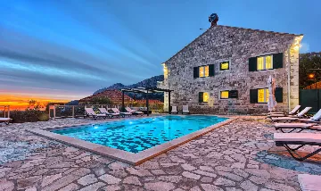 Dubravka 6-Bedroom Villa for Up to 16 Guests