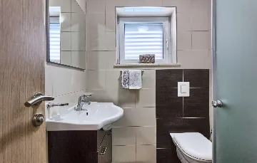 Dubravka 6-Bedroom Villa for Up to 16 Guests