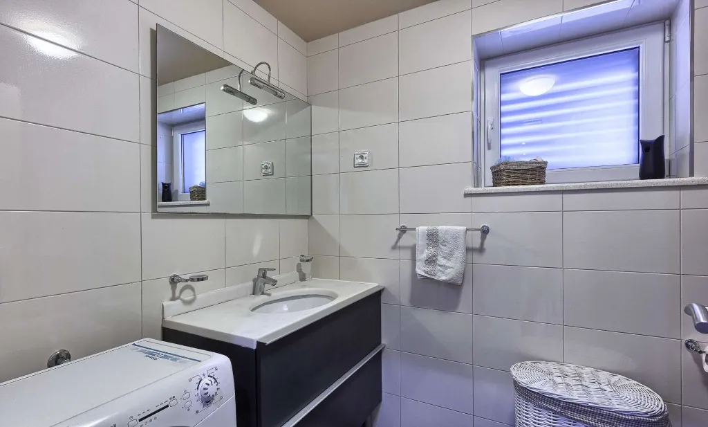 Dubravka 6-Bedroom Villa for Up to 16 Guests