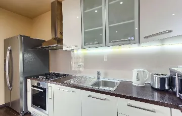 Dubravka 6-Bedroom Villa for Up to 16 Guests