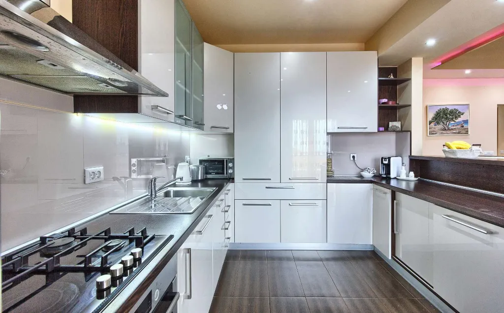 Dubravka 6-Bedroom Villa for Up to 16 Guests