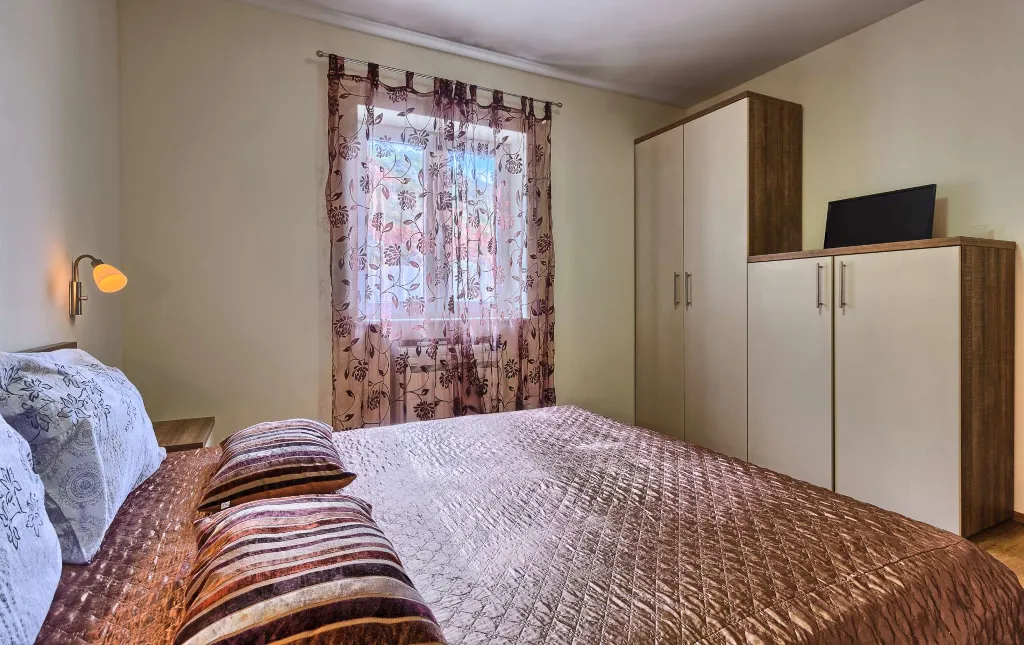 Dubravka 6-Bedroom Villa for Up to 16 Guests