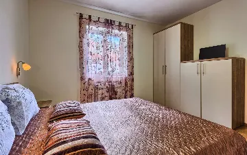 Dubravka 6-Bedroom Villa for Up to 16 Guests