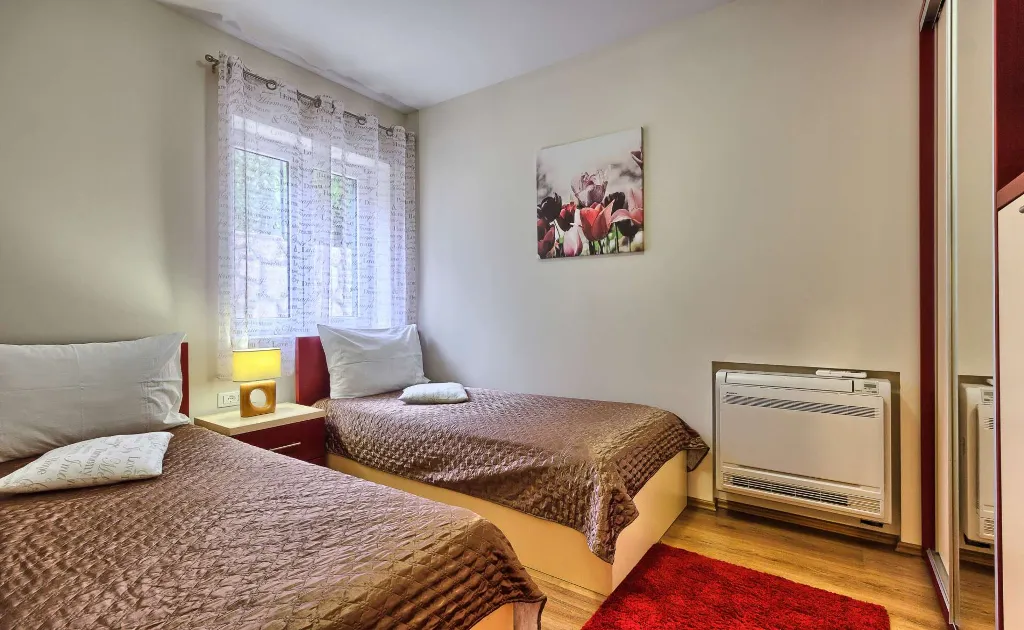 Dubravka 6-Bedroom Villa for Up to 16 Guests