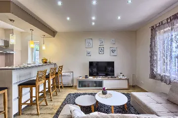 Dubravka 6-Bedroom Villa for Up to 16 Guests