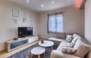 Dubravka 6-Bedroom Villa for Up to 16 Guests