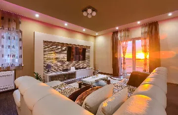 Dubravka 6-Bedroom Villa for Up to 16 Guests