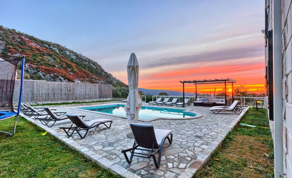 Dubravka 6-Bedroom Villa for Up to 16 Guests