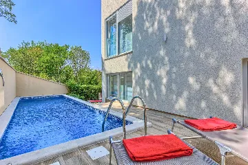 3-Bedroom Villa with Heated Pool in Malinska