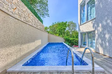 3-Bedroom Villa with Heated Pool in Malinska